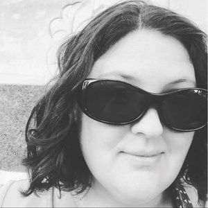 Meet your Posher, Lindy